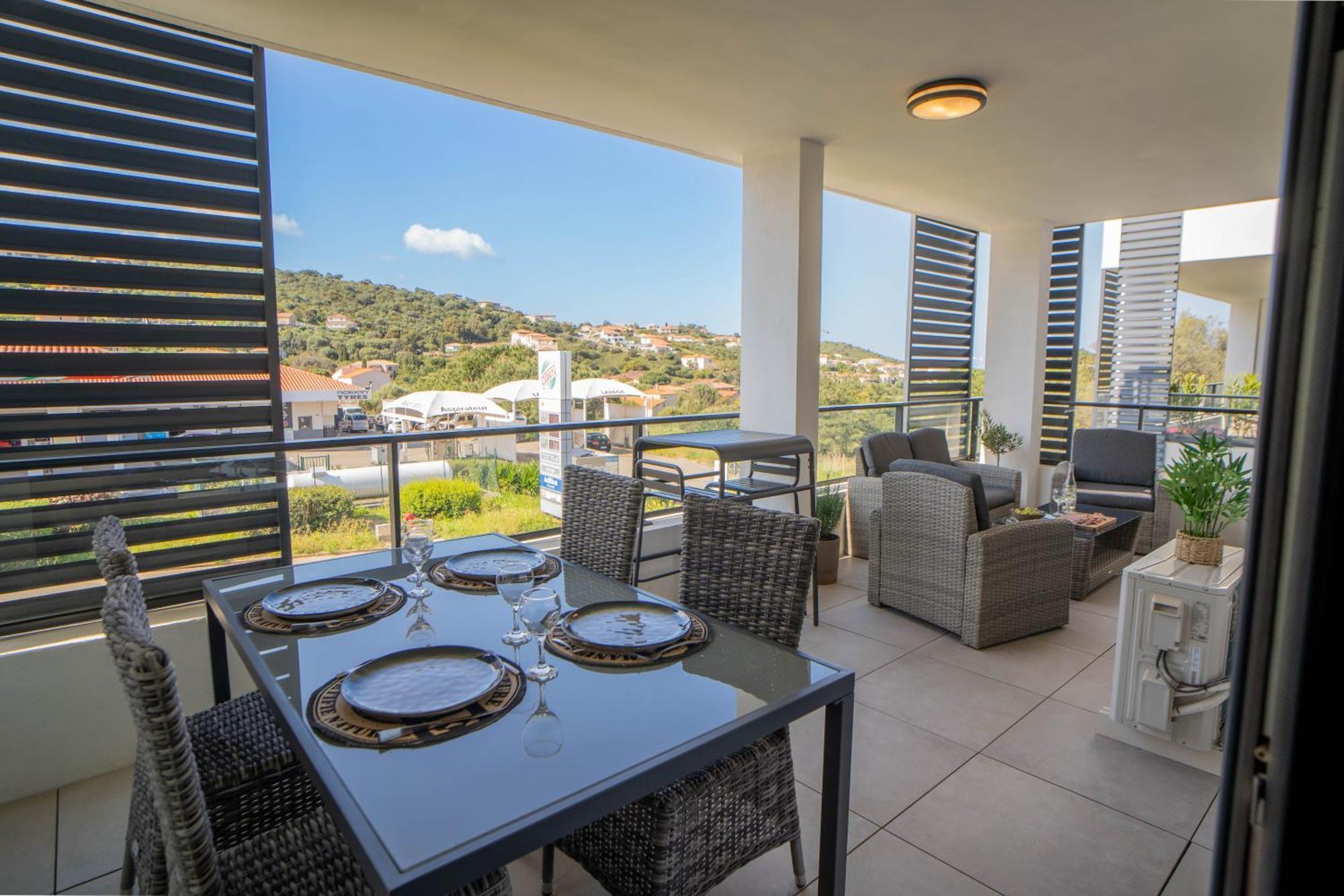 Apartment T2 Proche Centre Et Terrasse *